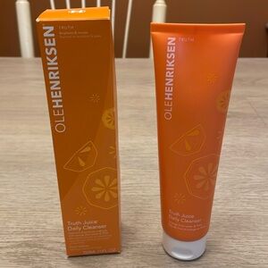 OLE HENRIKSEN Truth Juice Daily Cleanser BRIGHTENS REVIVES FRUIT PHA NEW 5 oz.